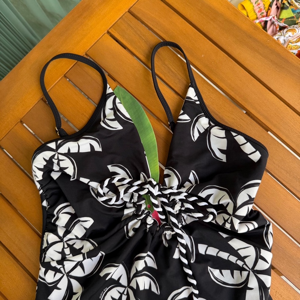 FARM Rio Black & White Tropical Leaf One-Piece Swimsuit - Picture 2 of 7